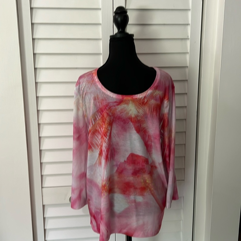Chico's Pink and Red Palm Tree Top
PTP - 20 inches, length 25.5 inches.
